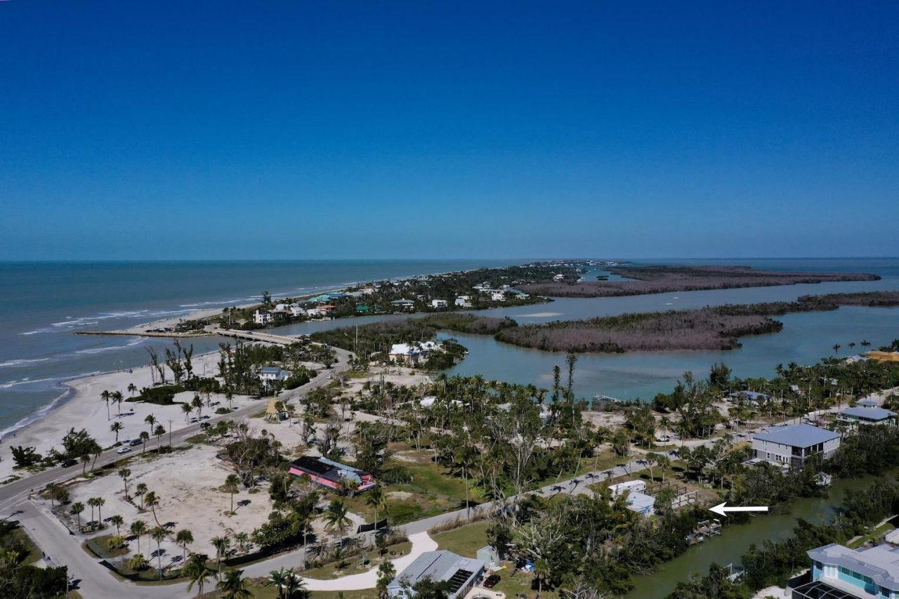 2490 Coconut Dr, Sanibel, FL 33957 Photo