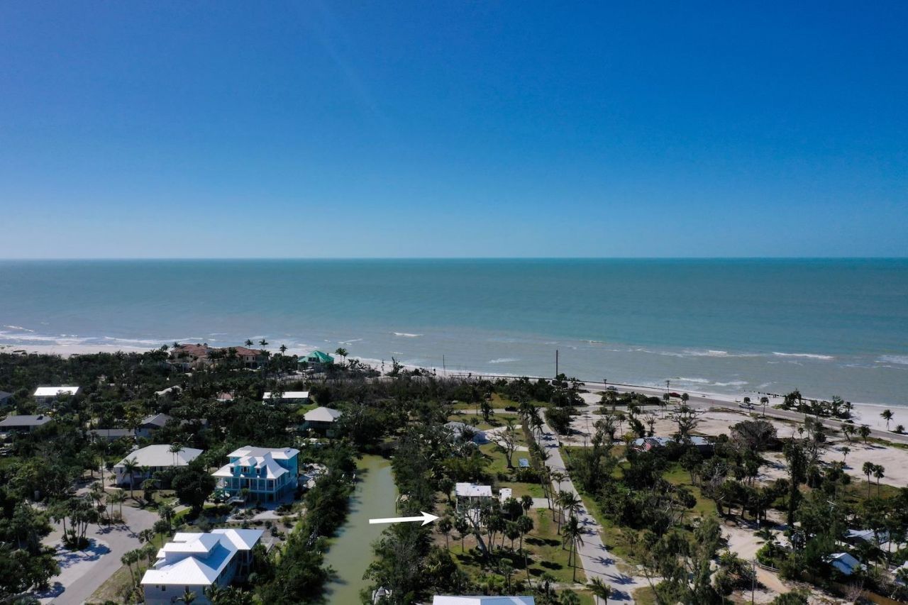 2490 Coconut Dr, Sanibel, FL 33957 Photo