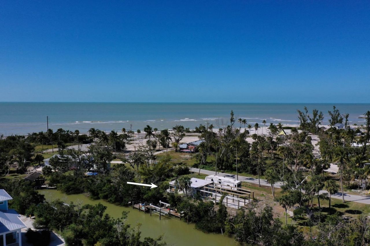 2490 Coconut Dr, Sanibel, FL 33957 Photo