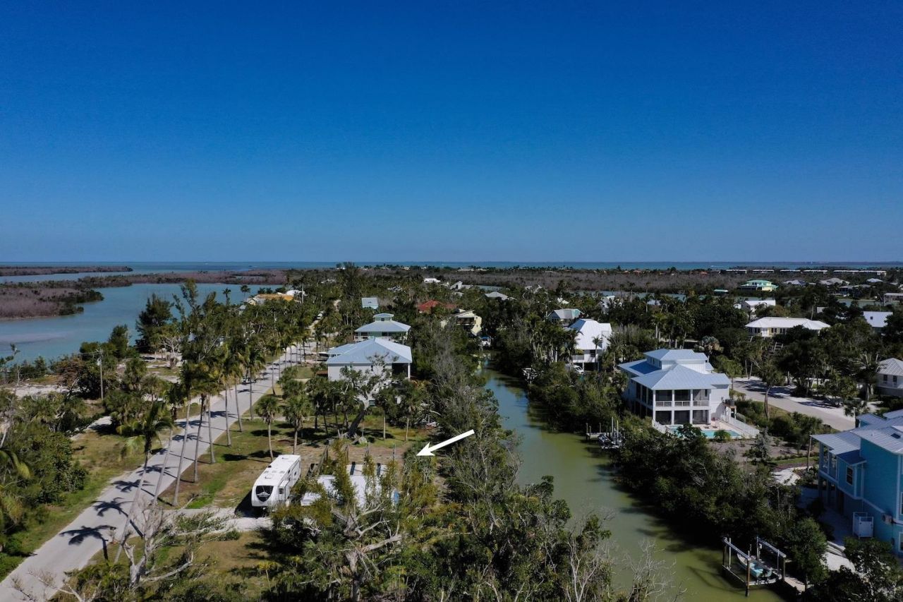 2490 Coconut Dr, Sanibel, FL 33957 Photo