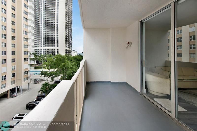 1865 S Ocean Dr, Unit 6C, Hallandale Beach, FL 33009 Photo