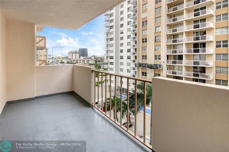 1865 S Ocean Dr, Unit 6C, Hallandale Beach, FL 33009 Photo