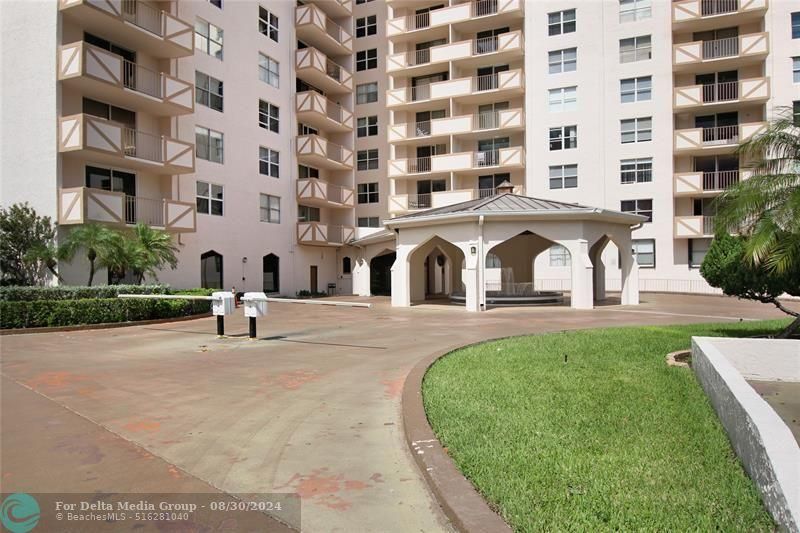1865 S Ocean Dr, Unit 6C, Hallandale Beach, FL 33009 Photo