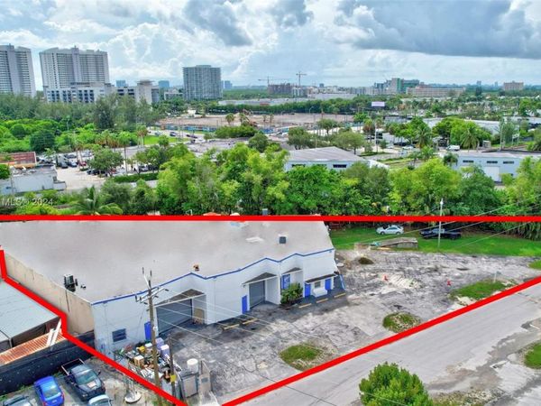 15221 NE 21st Ave, North Miami Beach, FL 33162