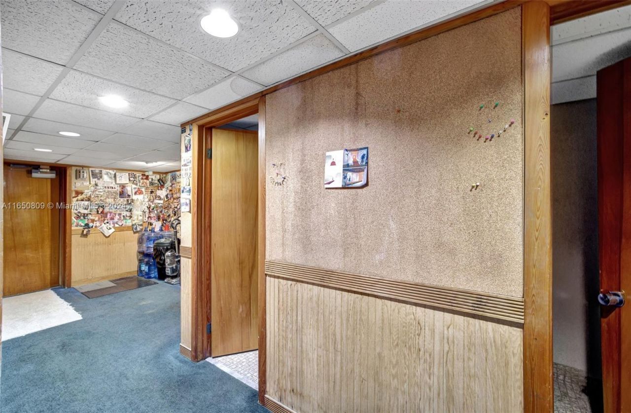 15221 NE 21st Ave, North Miami Beach, FL 33162 Photo