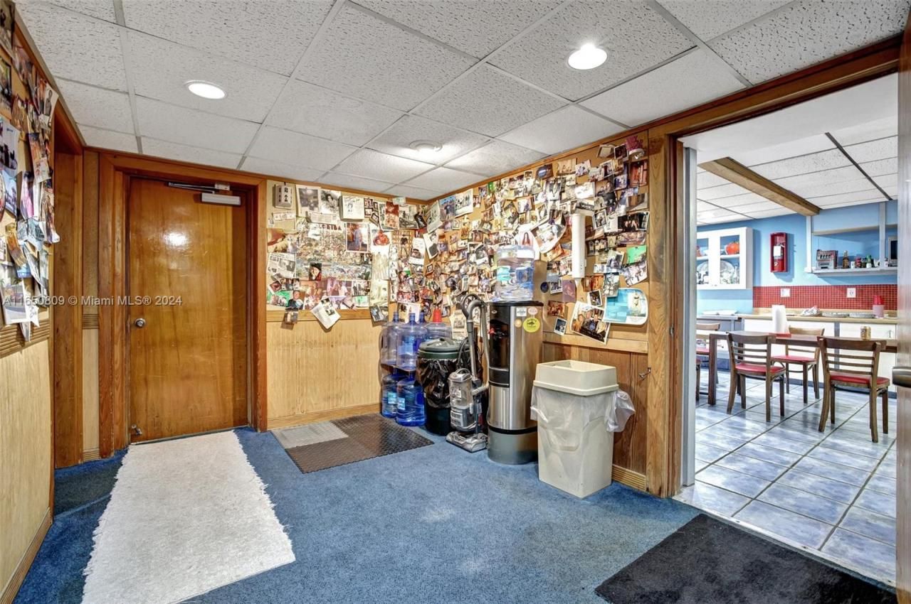 15221 NE 21st Ave, North Miami Beach, FL 33162 Photo