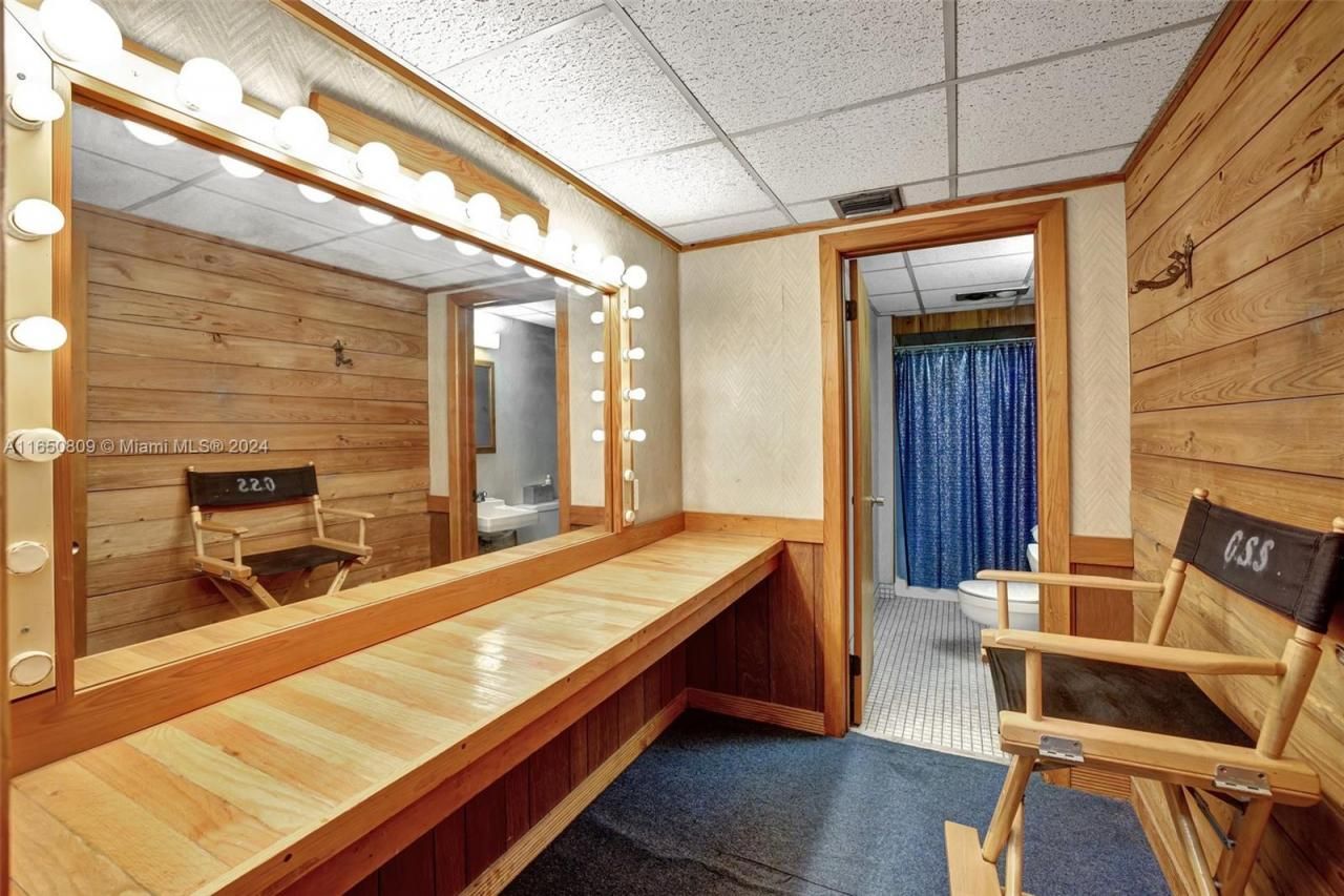 15221 NE 21st Ave, North Miami Beach, FL 33162 Photo