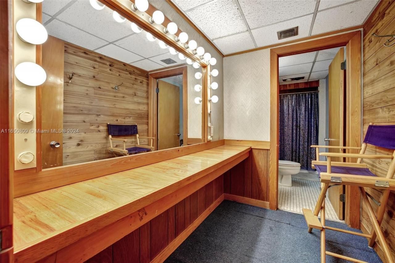 15221 NE 21st Ave, North Miami Beach, FL 33162 Photo