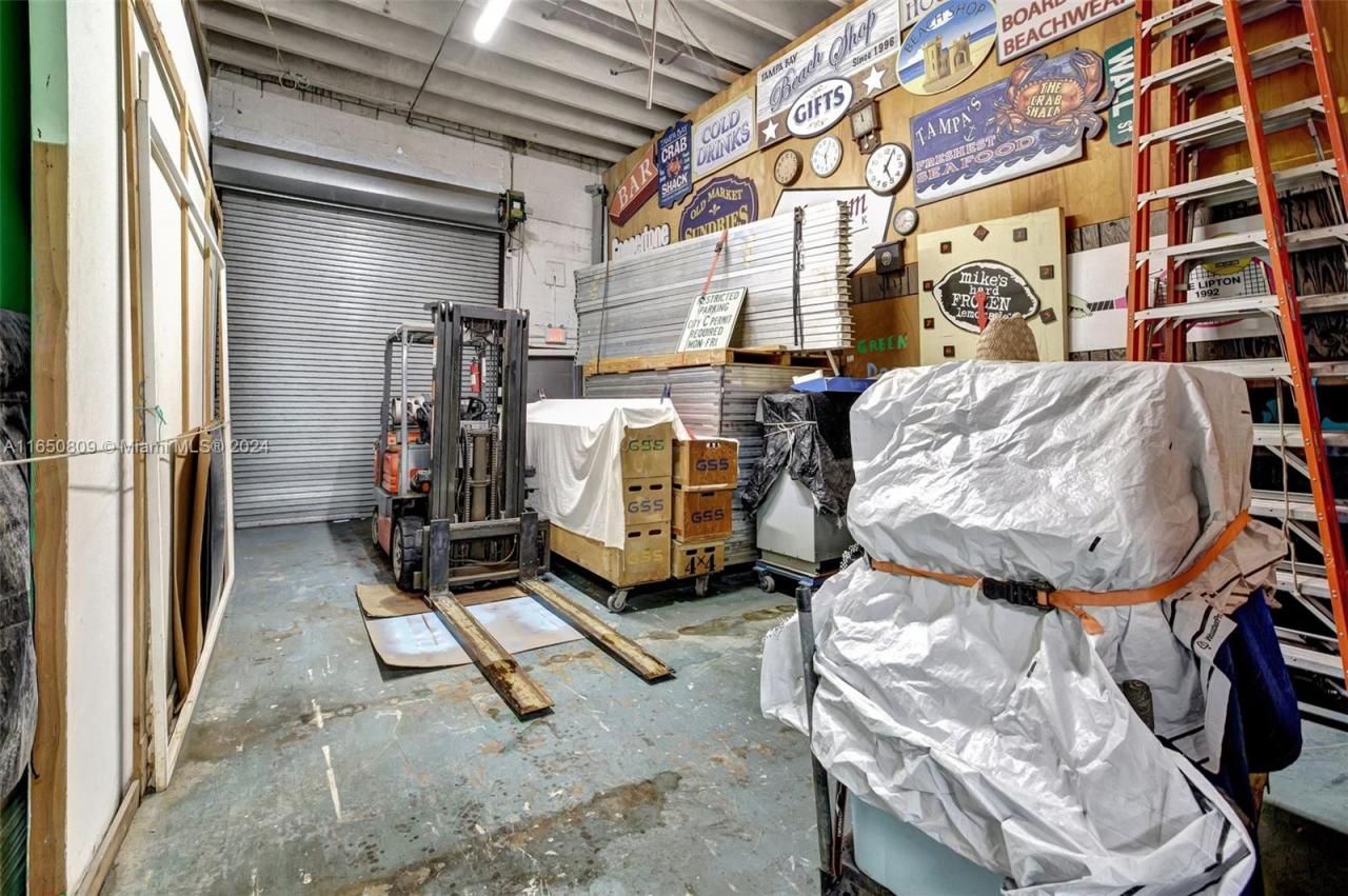 15221 NE 21st Ave, North Miami Beach, FL 33162 Photo