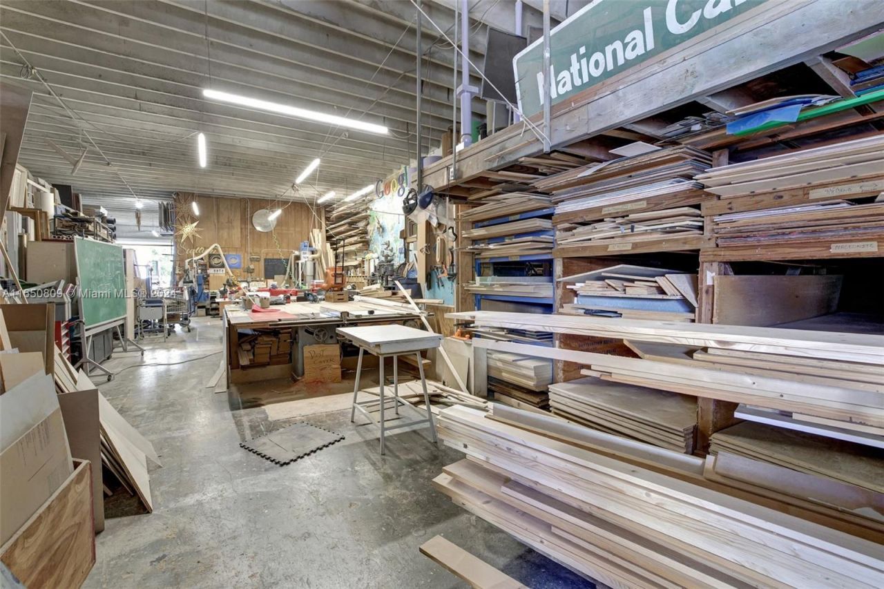 15221 NE 21st Ave, North Miami Beach, FL 33162 Photo