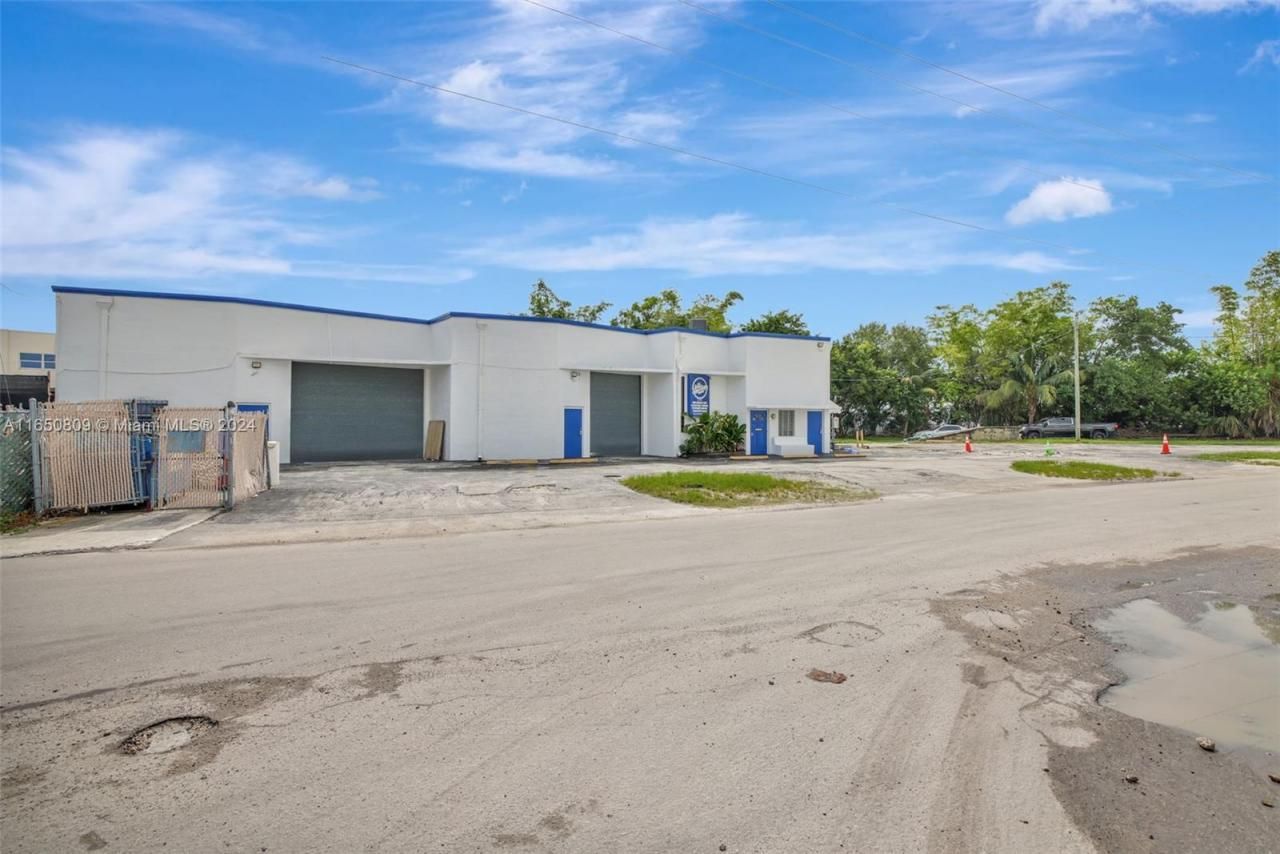 15221 NE 21st Ave, North Miami Beach, FL 33162 Photo