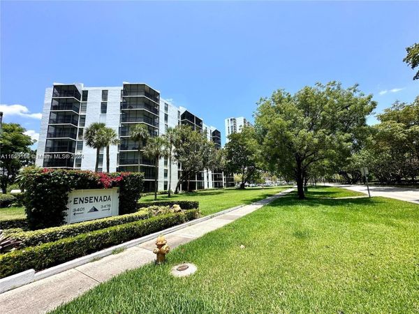 3475 N Country Club Dr, Unit 204, Aventura, FL 33180