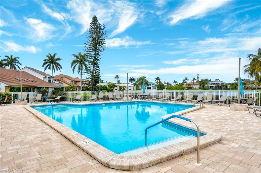 555 Park Shore Dr, Unit B-412, Naples, FL 34103 Photo