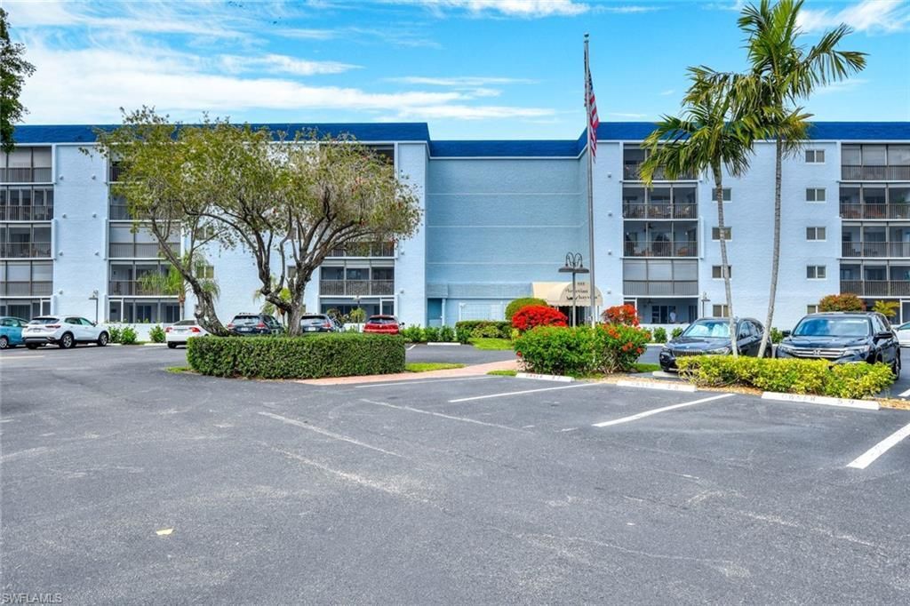 555 Park Shore Dr, Unit B-412, Naples, FL 34103 Photo