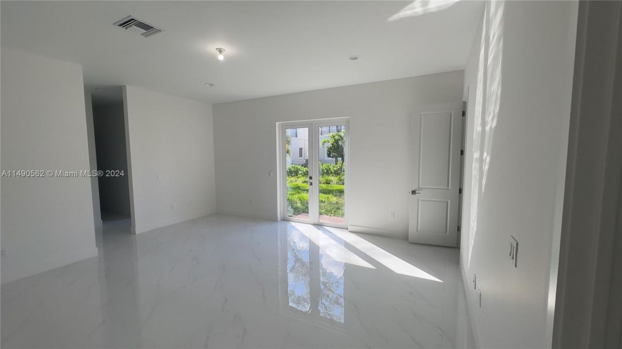3562 Forest View Cir, Dania Beach, FL 33312 Photo