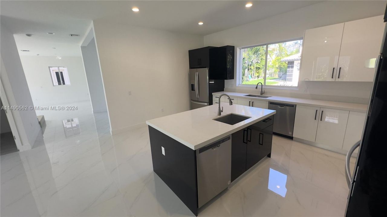 3562 Forest View Cir, Dania Beach, FL 33312 Photo