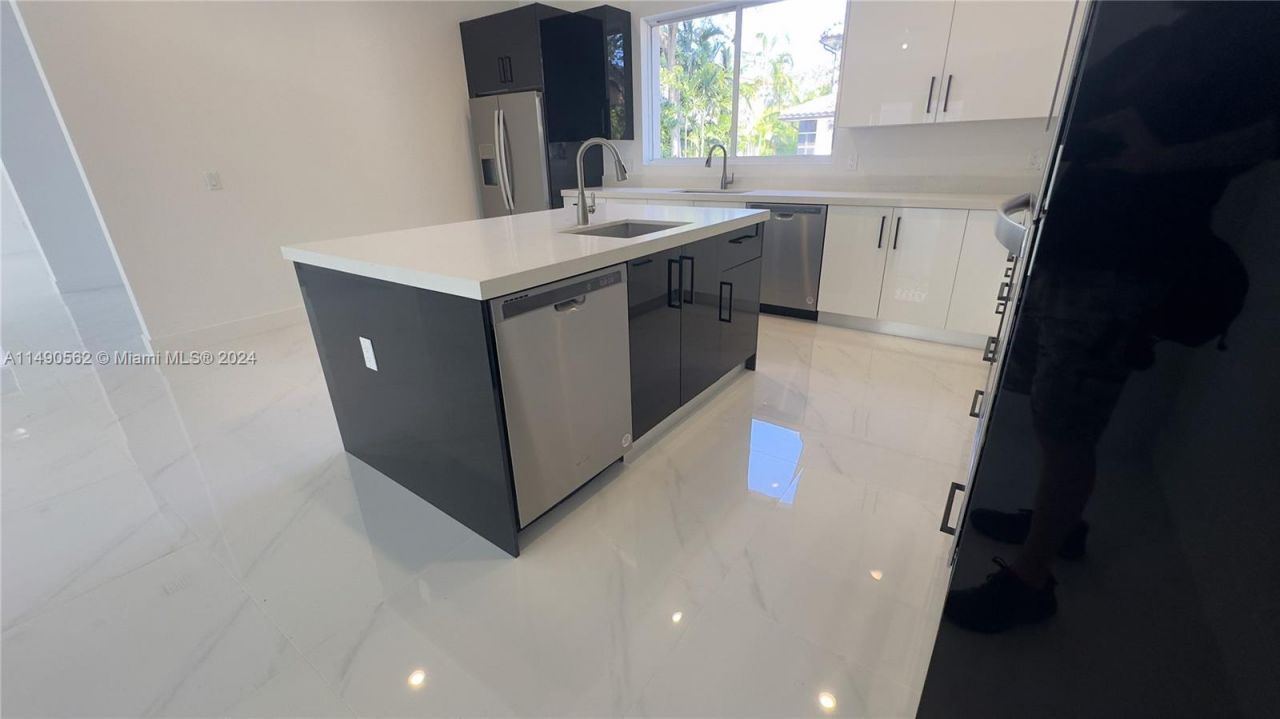 3562 Forest View Cir, Dania Beach, FL 33312 Photo