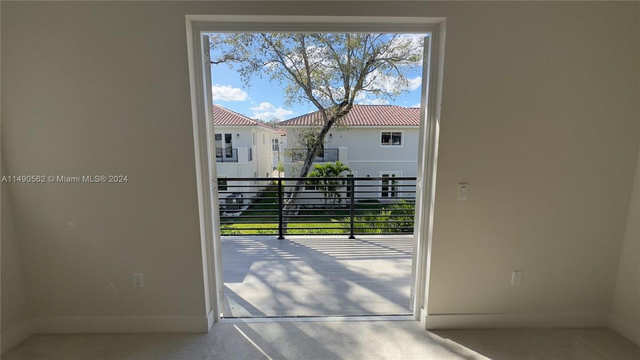 3562 Forest View Cir, Dania Beach, FL 33312 Photo