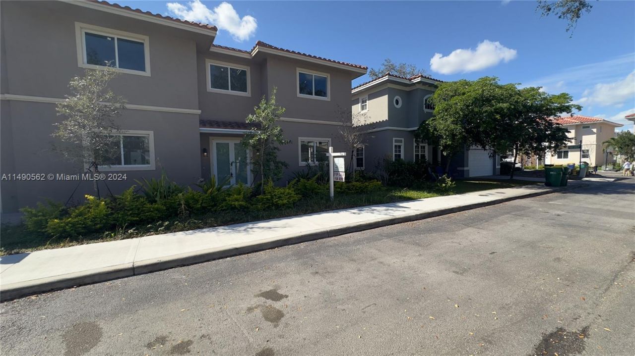 3562 Forest View Cir, Dania Beach, FL 33312 Photo