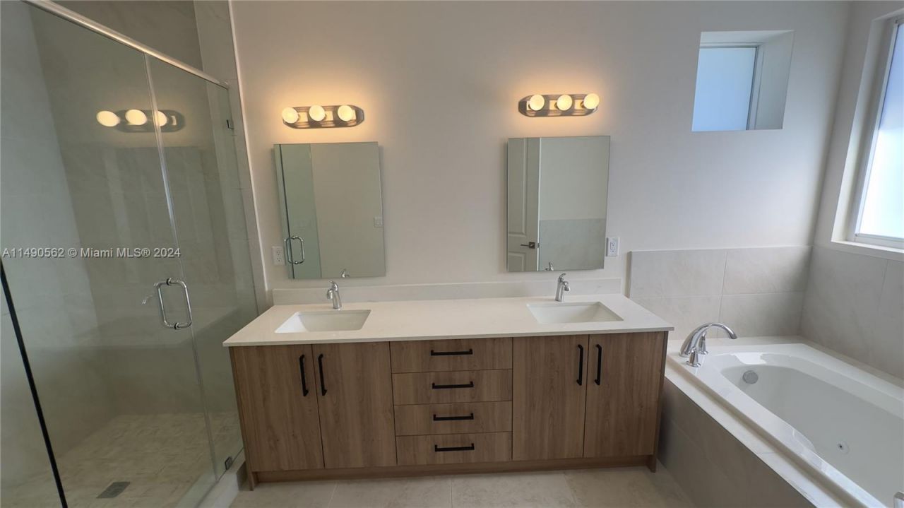 3562 Forest View Cir, Dania Beach, FL 33312 Photo