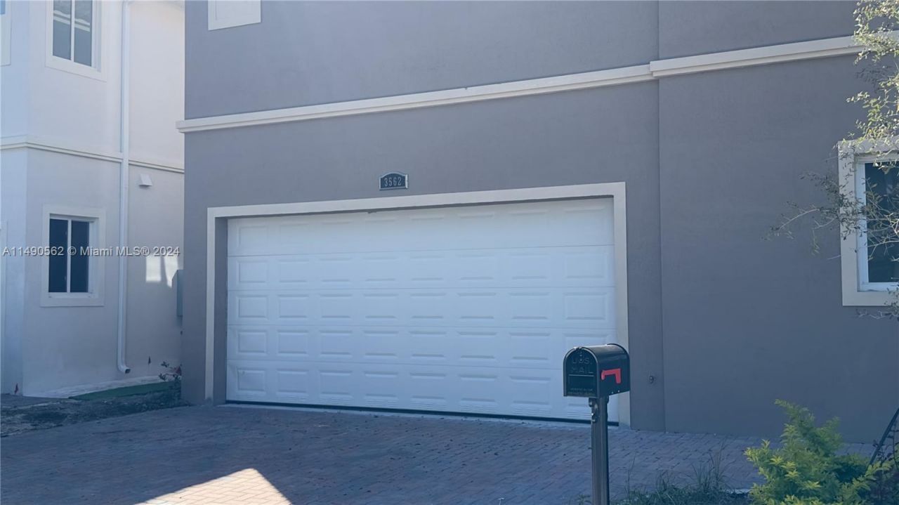 3562 Forest View Cir, Dania Beach, FL 33312 Photo