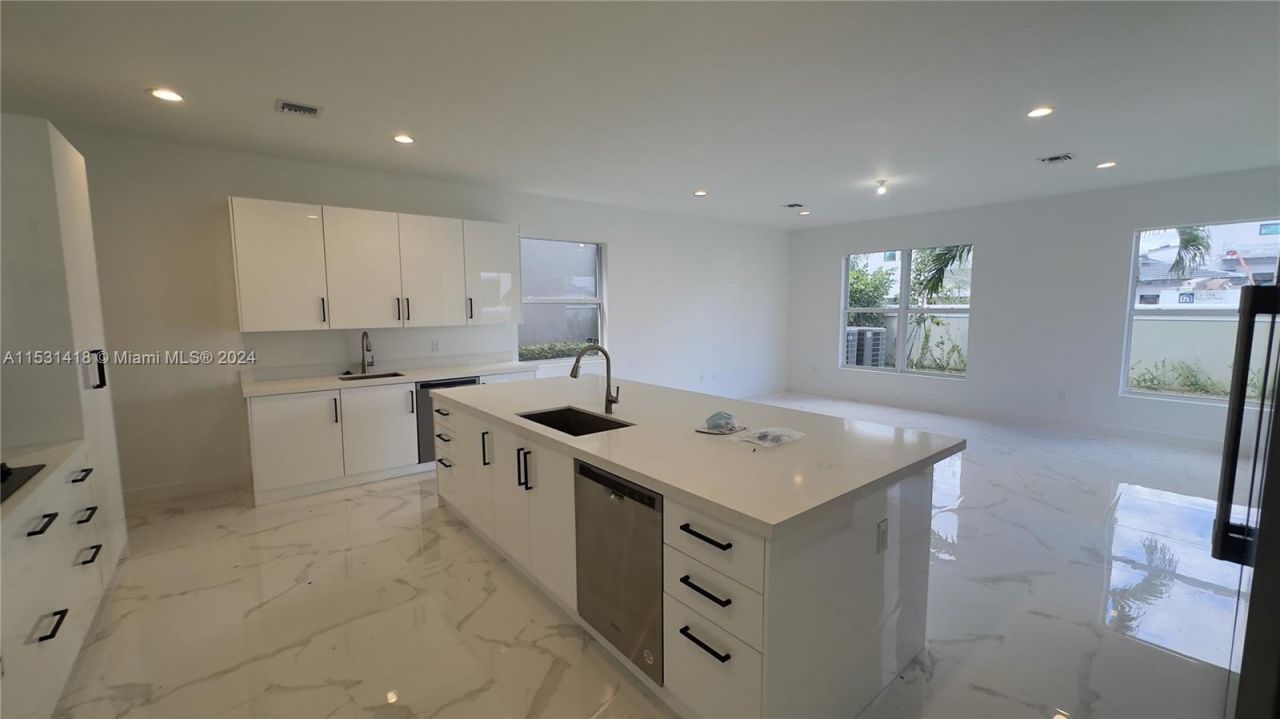 3523 Forest View Cir, Dania Beach, FL 33312 Photo