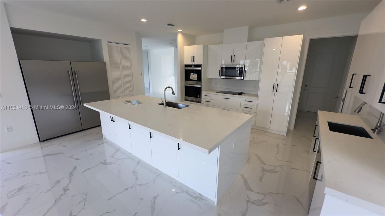 3523 Forest View Cir, Dania Beach, FL 33312 Photo