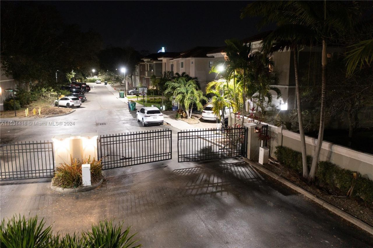 3523 Forest View Cir, Dania Beach, FL 33312 Photo