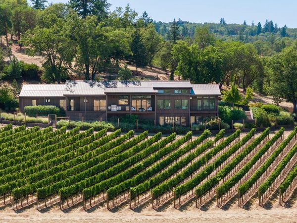 15 Vineyard View Circle, Medford, OR 97501