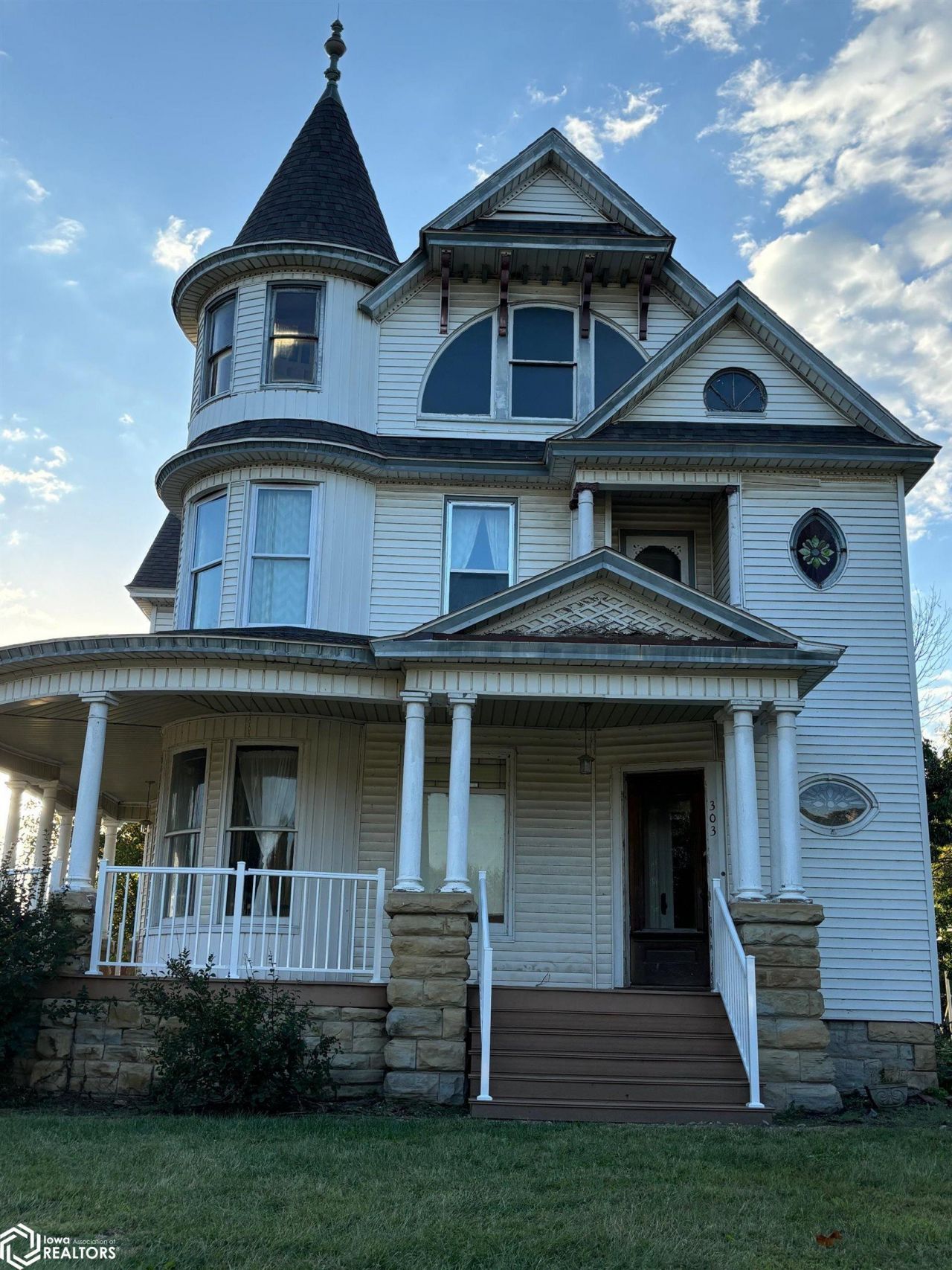 303 Washington Street, Bonaparte, IA 52620 Main Photo