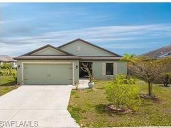 747 Center Lake ST, LEHIGH ACRES, FL 33974