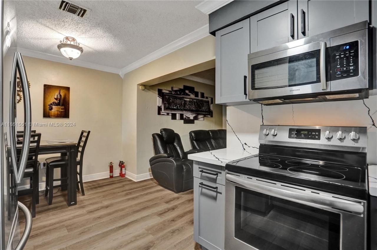 770 NW 175th Dr, Miami Gardens, FL 33169 Photo