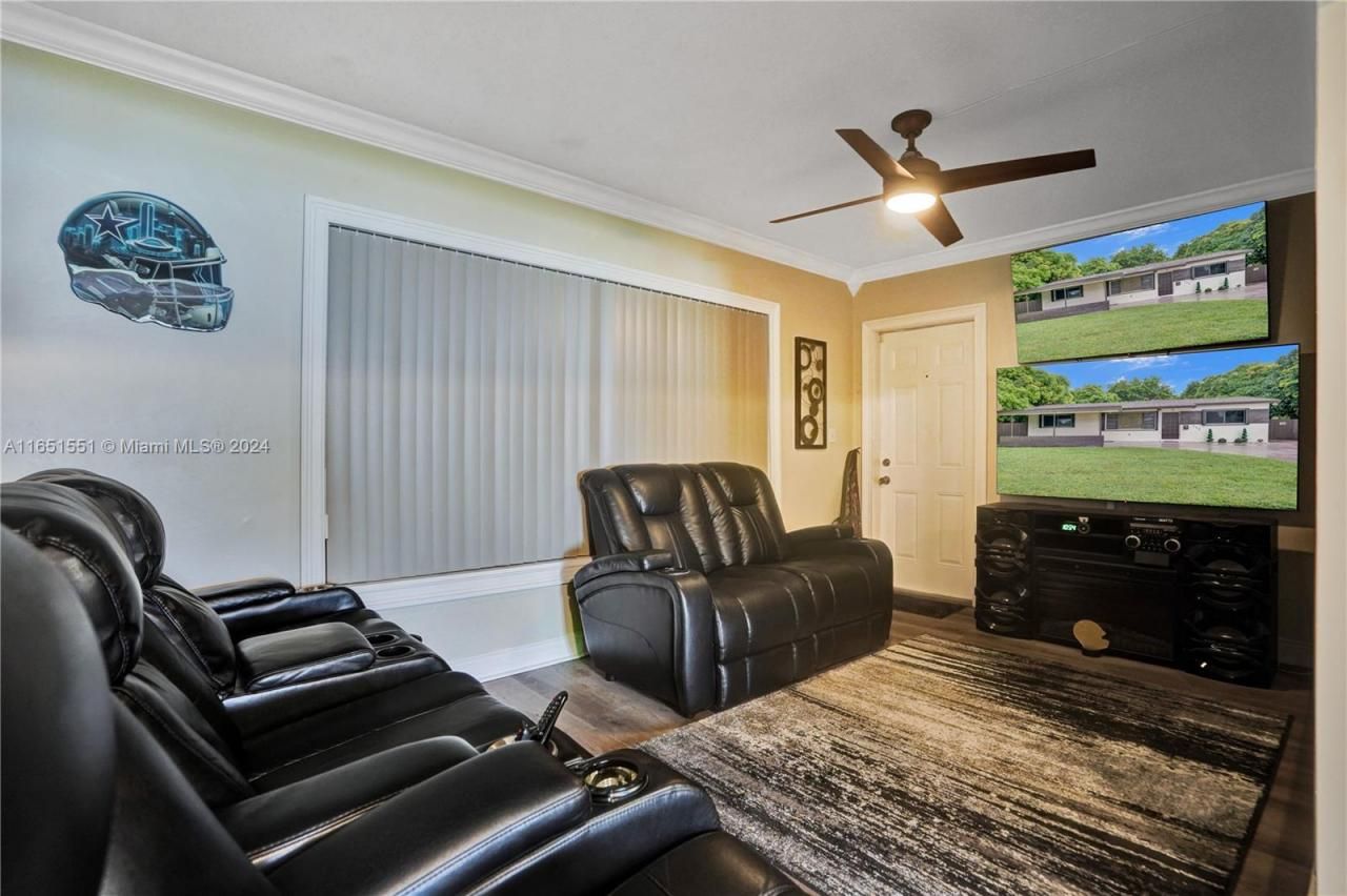 770 NW 175th Dr, Miami Gardens, FL 33169 Photo