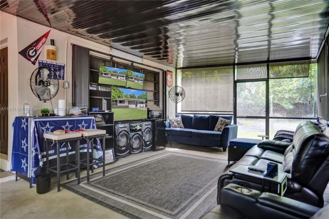 770 NW 175th Dr, Miami Gardens, FL 33169 Photo