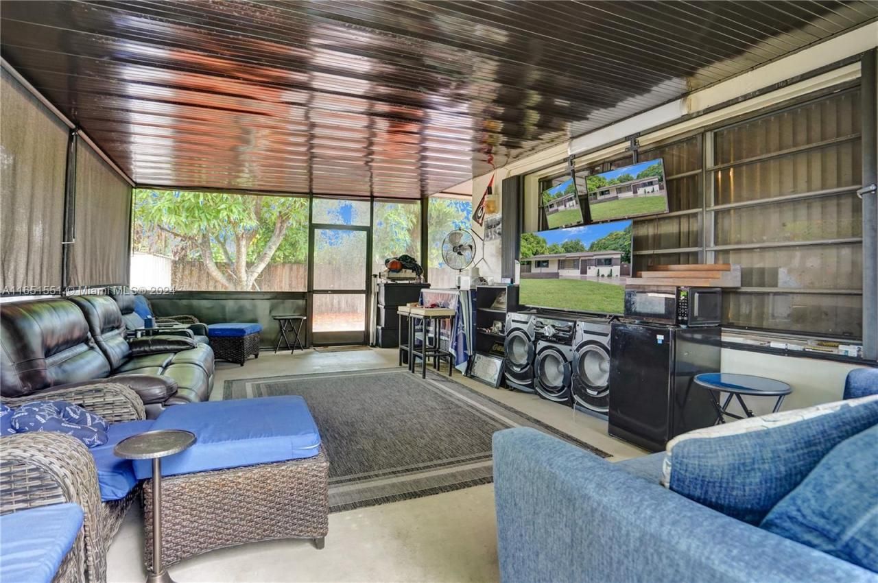 770 NW 175th Dr, Miami Gardens, FL 33169 Photo