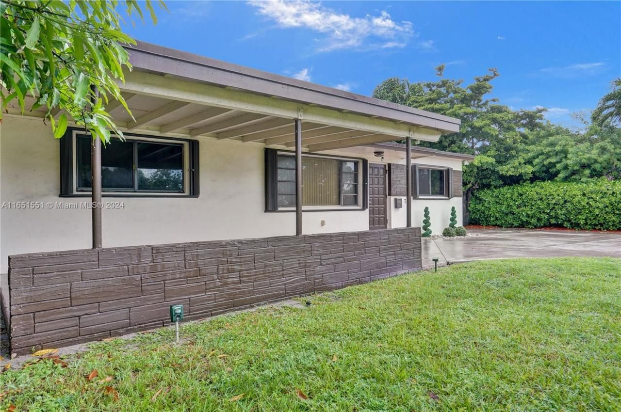 770 NW 175th Dr, Miami Gardens, FL 33169 Photo