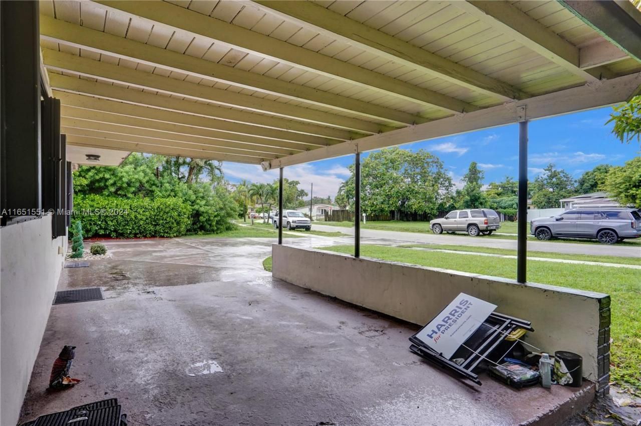 770 NW 175th Dr, Miami Gardens, FL 33169 Photo