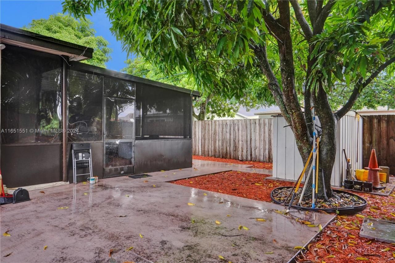 770 NW 175th Dr, Miami Gardens, FL 33169 Photo