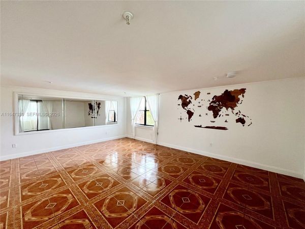 671 NE 195th St, Unit 425-E, Miami, FL 33179