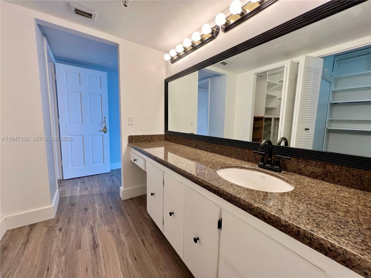 671 NE 195th St, Unit 425-E, Miami, FL 33179 Photo