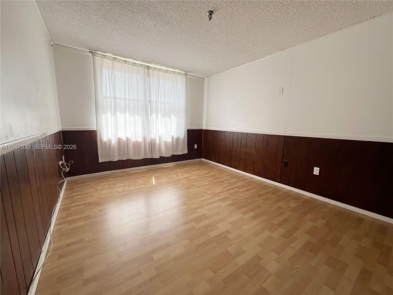 671 NE 195th St, Unit 425-E, Miami, FL 33179 Photo