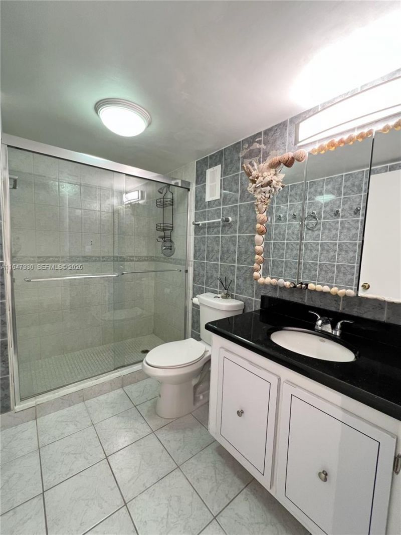 671 NE 195th St, Unit 425-E, Miami, FL 33179 Photo