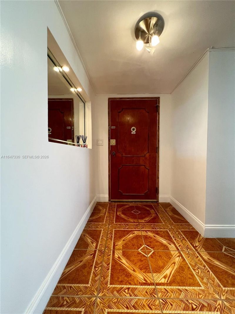 671 NE 195th St, Unit 425-E, Miami, FL 33179 Photo