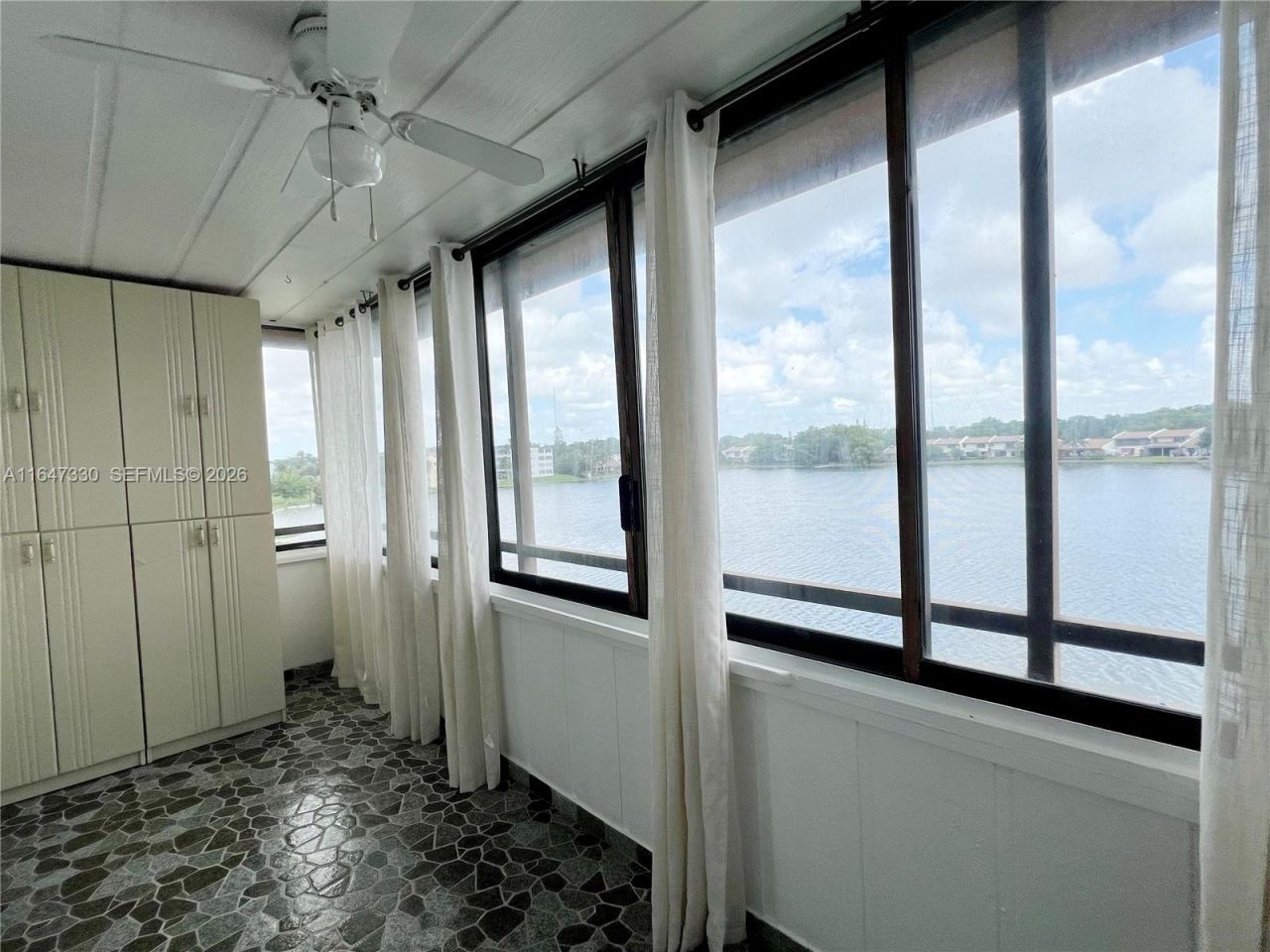 671 NE 195th St, Unit 425-E, Miami, FL 33179 Photo