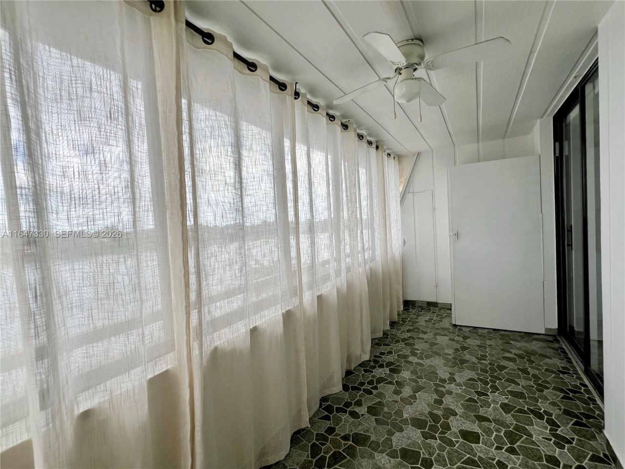 671 NE 195th St, Unit 425-E, Miami, FL 33179 Photo