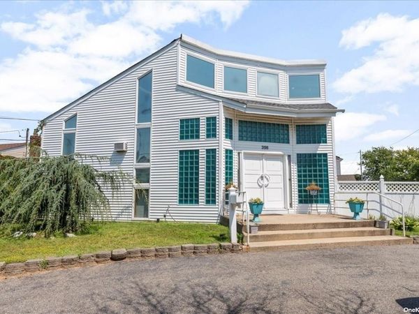 356 Granada Parkway, Lindenhurst, NY 11757