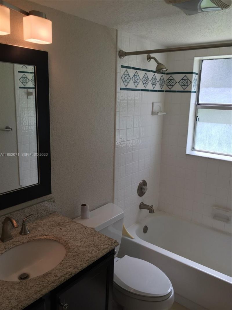 1028 Twin Lakes Dr, Unit 21-C, Coral Springs, FL 33071 Photo