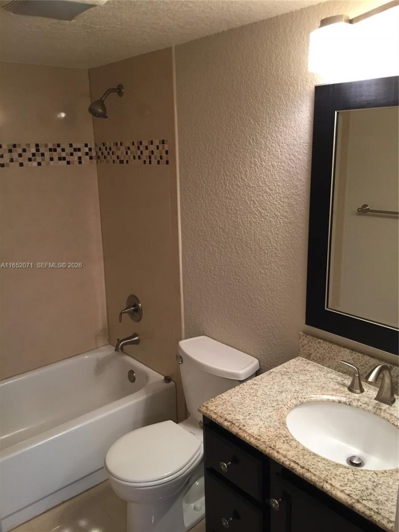 1028 Twin Lakes Dr, Unit 21-C, Coral Springs, FL 33071 Photo