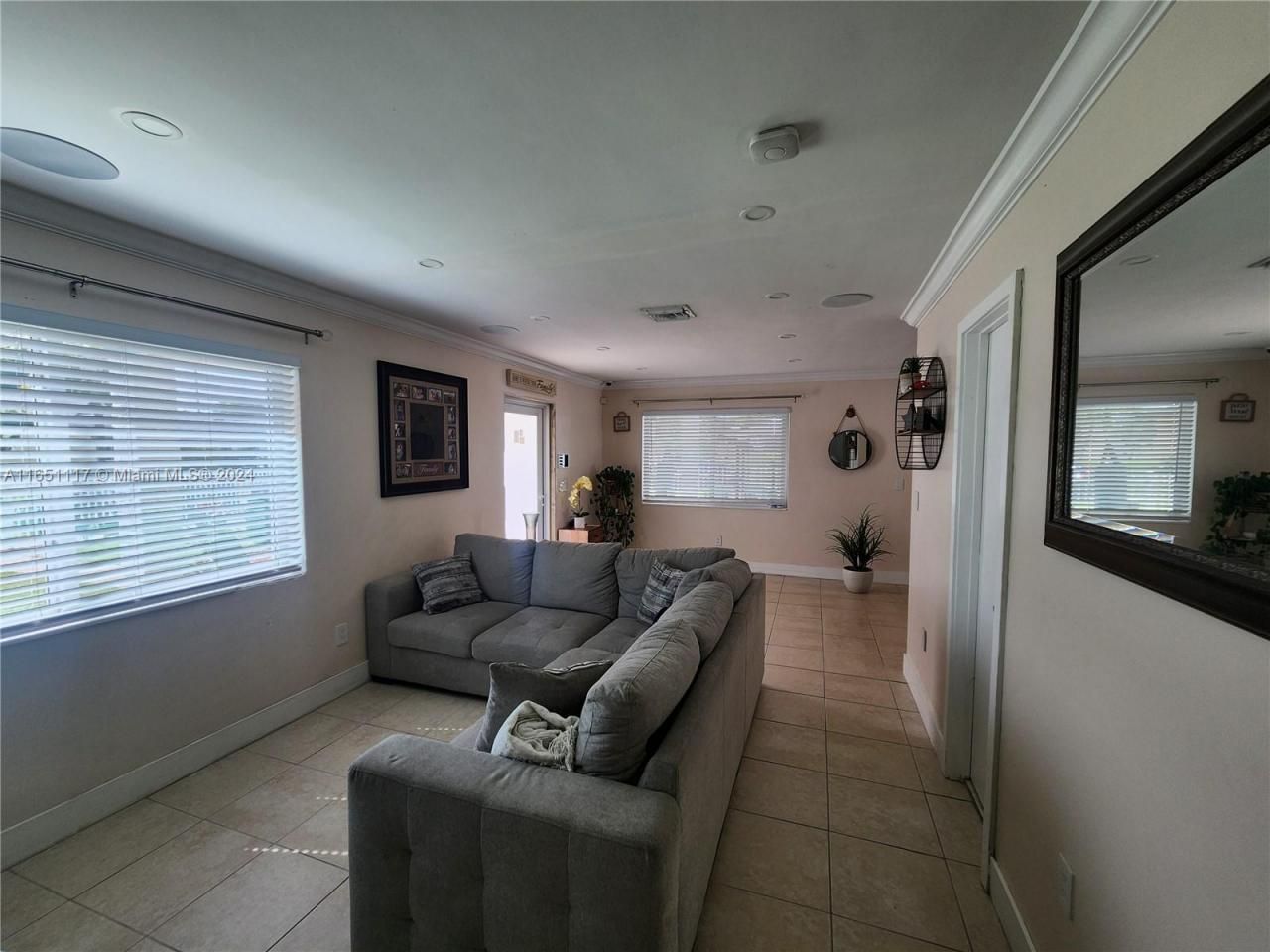 1025 NE 13th Ave, Homestead, FL 33033 Photo