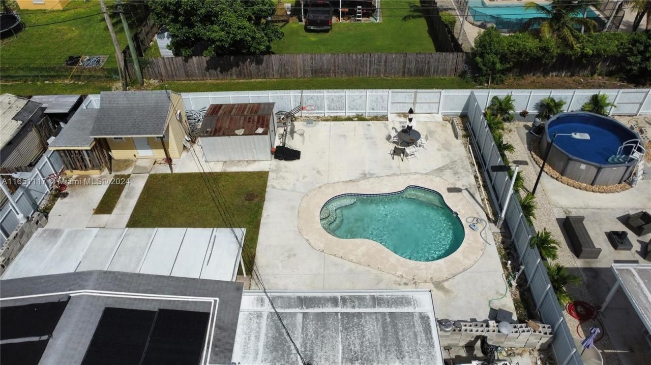 1025 NE 13th Ave, Homestead, FL 33033 Photo